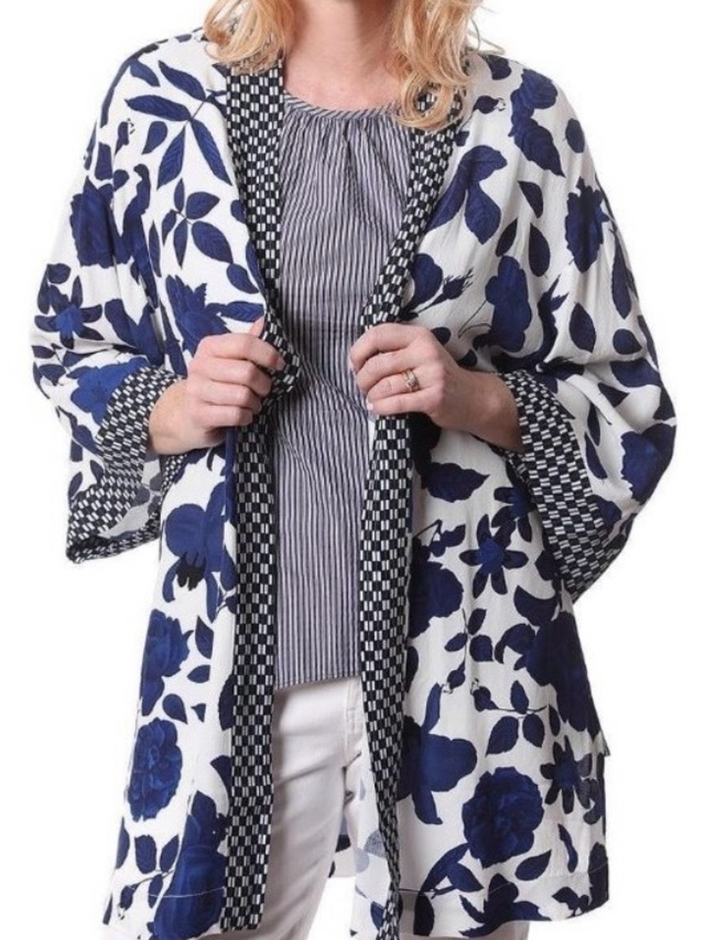 CAbi 5661 Floral Printed Kimono-Style Top